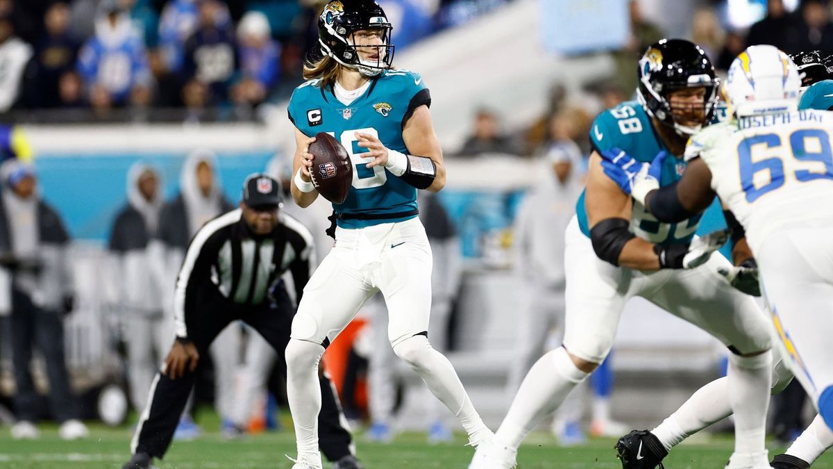 LA Chargers at Jaguars Lawrence