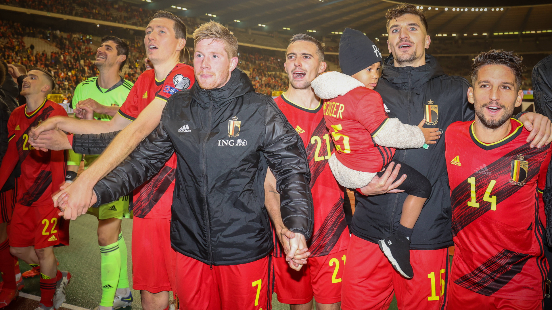 
                <strong>Belgien</strong><br>
                Belgien sicherte sich am vorletzten Spieltag dank eines 3:1 über Estland das WM-Ticket. Für die "Roten Teufel" wird es die 14. Teilnahme an einer Weltmeisterschaft sein. Für die goldene Generation um Kevin de Bruyne und Co. ist es vielleicht die letzte Chance auf den wichtigsten Titel im Weltfußball. Belgien nimmt zum dritten Mal in Folge teil.
              