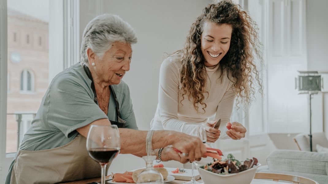 Bei Oma schmeckt's am besten. Hier findest du sechs traditionelle Rezepte, die aus dem Rezeptbuch deiner Oma stammen könnten.