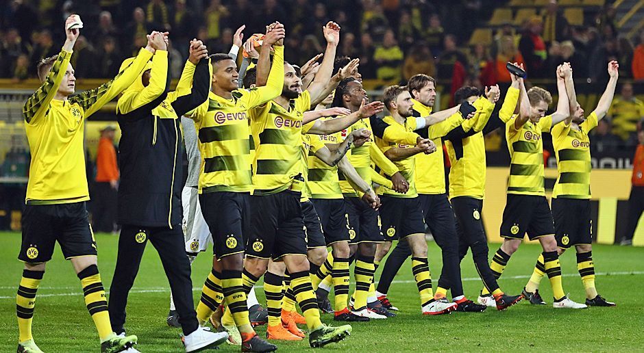 
                <strong>3. Borussia Dortmund - 2720 Punkte</strong><br>
                Ebenfalls 2720 Punkte stehen jetzt auf dem Konto von Borussia Dortmund. Doch im Vergleich mit dem HSV hat das Team aus dem Ruhrpott das bessere Torverhältnis (612). Jetzt jagen die "Schwarz-Gelben" den zweiten Platz, der nicht weit weg scheint.
              