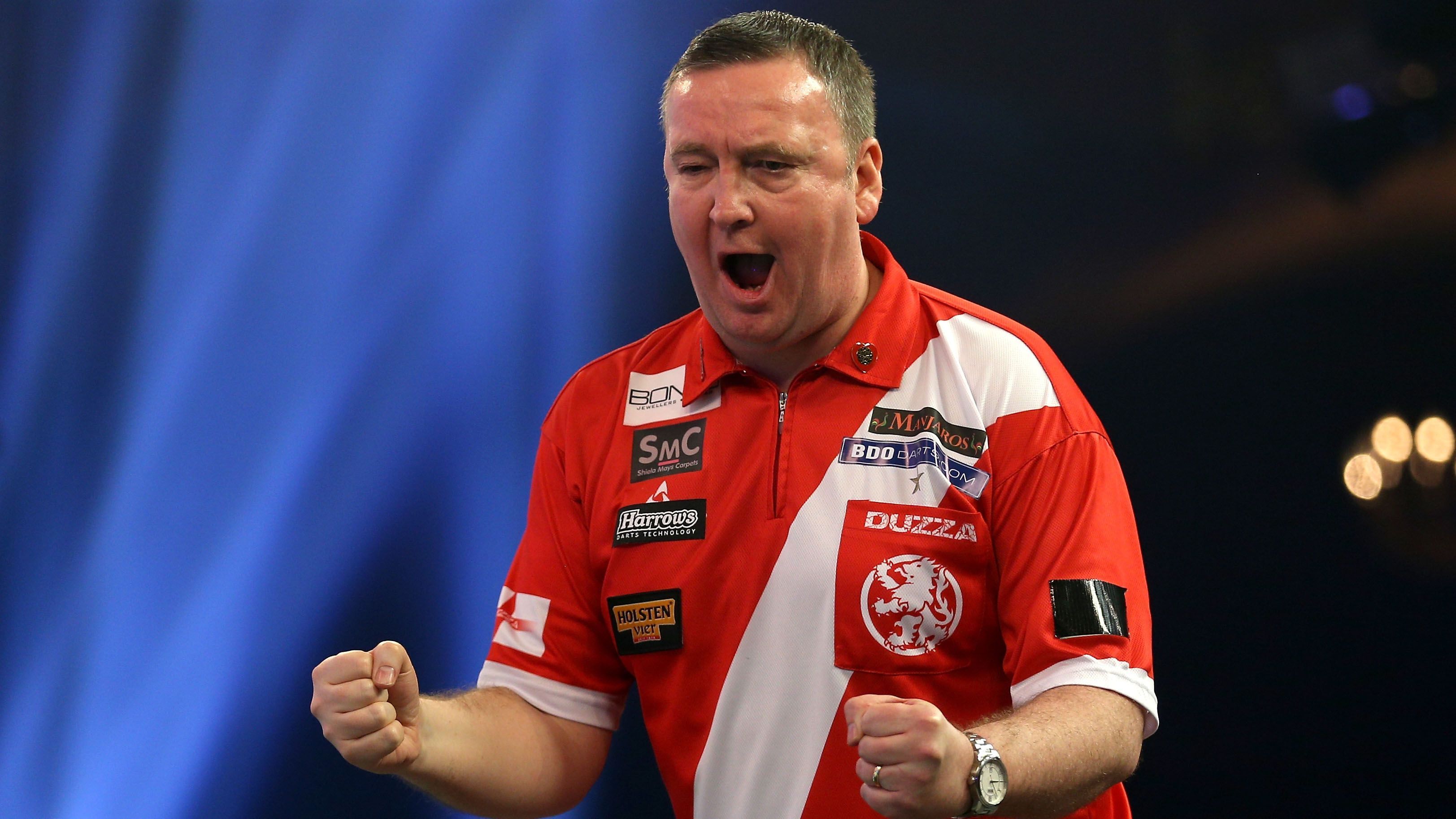 
                <strong>Glenn Durant (49, England)</strong><br>
                Der dreimalige BDO-Weltmeister (2017, 2018 und 2019) steht erst seit 2019 bei der PDC unter Vertrag. Bei seiner ersten Teilnahme bei der PDC Weltmeisterschaft 2020 erreichte er auf Anhieb das Viertelfinale, was ihm in Anschluss die erstmalige Wildcard-Nominierung für die Premier League of Darts einbrachte. 2019 war er bereits als einer der Herausforderer mit dabei. Durant ist aktuell 22. der Weltrangliste und damit der am schlechtesten Positionierte der neun eingeladenen Teilnehmer.
              