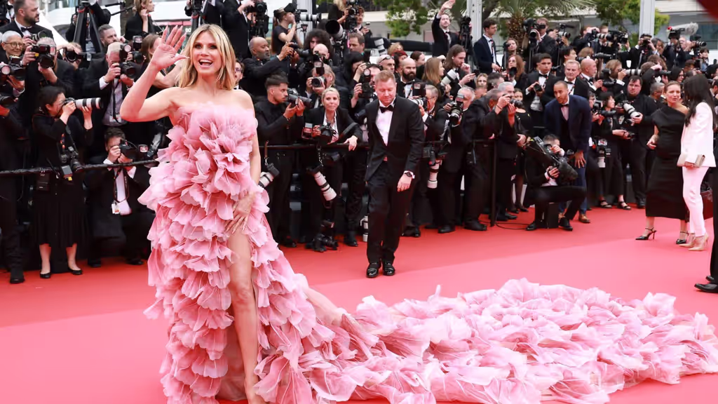 Absicht oder Zufall? Mit diesem gewagten Kleid verstößt Heidi Klum gegen die Vorschriften in Cannes