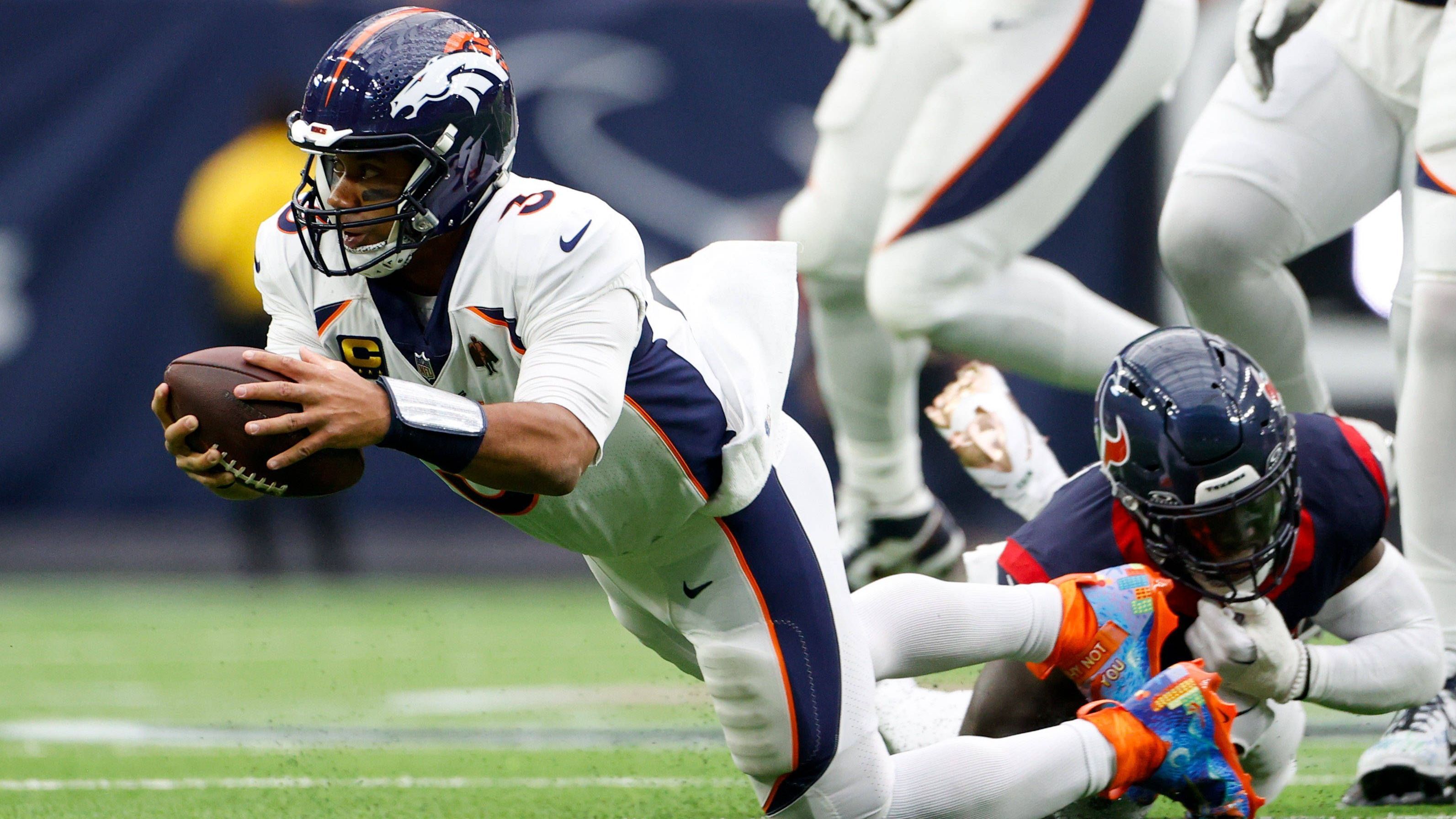 <strong>Russell Wilson (Denver Broncos)</strong><br>Was war das für ein Turnaround, den die Denver Broncos hinlegten? Nach einem Katastrophenstart gewann Denver fünf Spiele in Folge. Sogar die beinahe ewig währende Pleitenserie gegen die Kansas City Chiefs wurde durchbrochen. Russell Wilson spielte in diesem Zeitraum blitzsauberen Football.