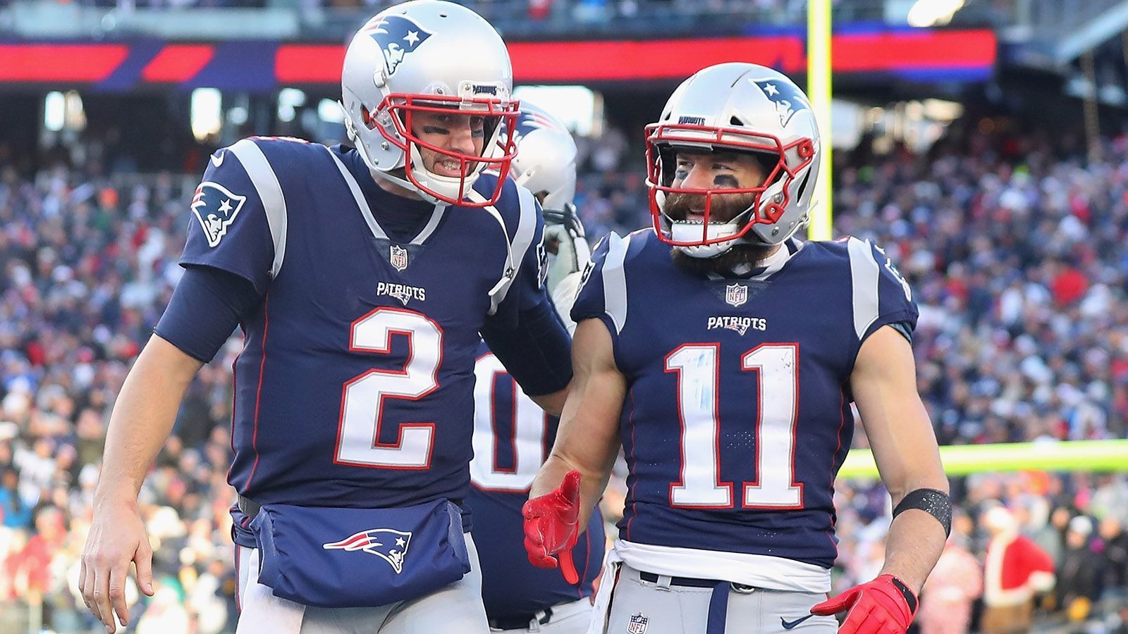 
                <strong>AFC Divisional Round: #2 New England Patriots (11-5)</strong><br>
                Die New England Patriots haben sich mit einem souveränen Sieg gegen die New York Jets (38:3) aus der regulären Saison verabschiedet. Mit einer Bilanz von 11-5 hat das Team um Quarterback Tom Brady die AFC East gewonnen und sich somit eine Pause in der ersten Playoff-Runde gesichert.
              