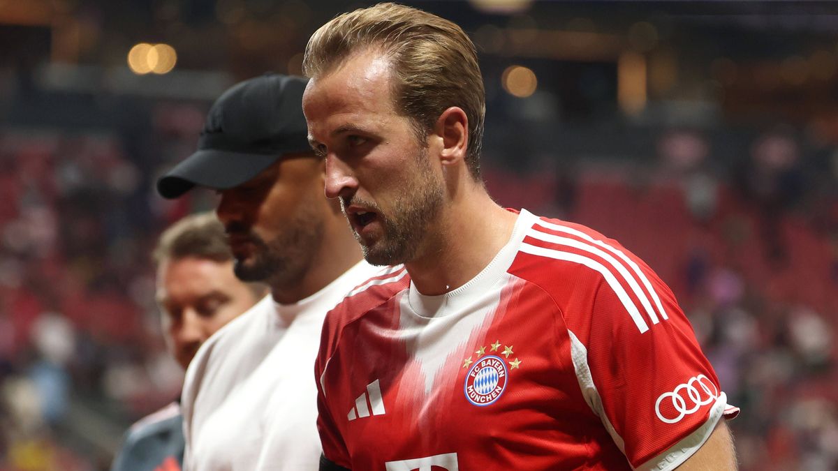 Soccer: FIFA Club World Cup 2025-Quarterfinal-FC Bayern Munich at Paris Saint-Germain Jul 5, 2025; Atlanta, Georgia, USA; FC Bayern Munich forward Harry Kane (9) reacts at halftime against Paris Sa...