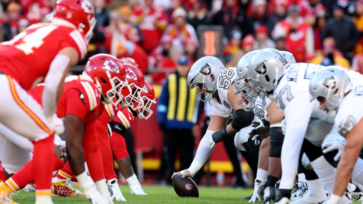 Las Vegas Raiders v Kansas City Chiefs