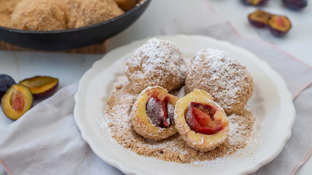 Rezept: Zwetschgenknödel | SAT.1 Frühstücksfernsehen