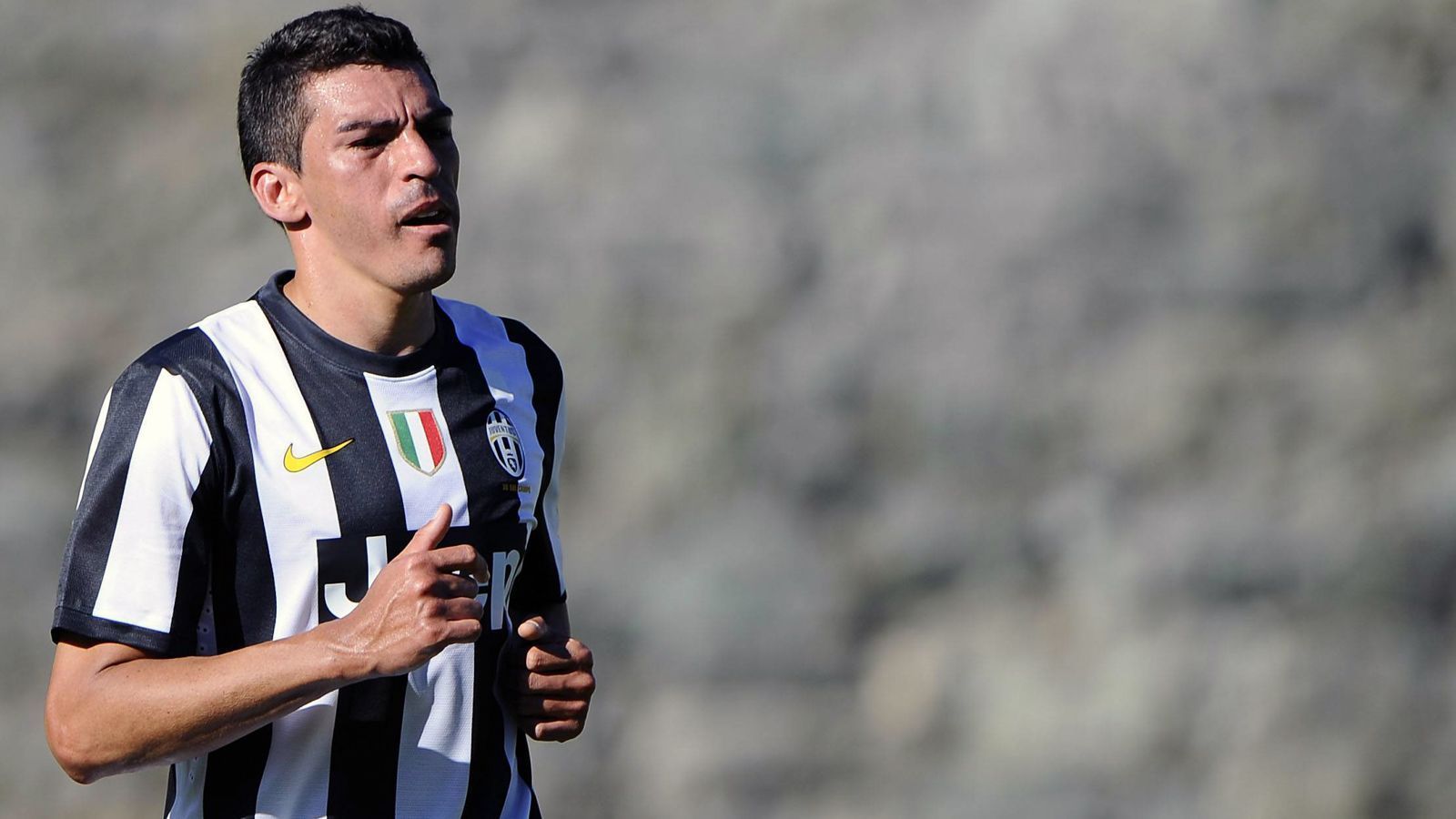 
                <strong>Lucio</strong><br>
                Der frühere Bayern-Star Lucio versuchte es auch einmal für ein halbes Jahr bei Juventus Turin. Der Brasilianer wechselte im Sommer 2012 ablösefrei von Inter Mailand zur "Alten Dame". Nach nur vier Einsätzen kehrte der Innenverteidiger Anfang 2013 zum FC Sao Paulo in seine brasilianische Heimat zurück. 
              