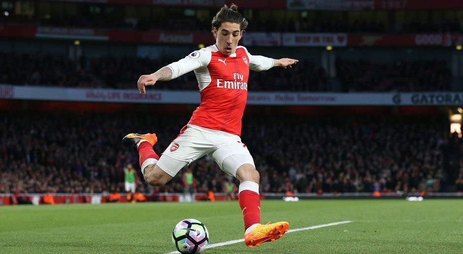 
                <strong>Hector Bellerin (Vom FC Arsenal zum FC Barcelona)</strong><br>
                Top-Außenverteidiger sind nach wie vor ein rares Gut auf dem Transfermarkt. Kein Wunder, dass Hector Bellerin heiß begehrt sein soll. Der Londoner besitzt zwar noch einen Vertrag bis 2023, doch aufgrund der mangelnden sportlichen Perspektive deuten die Anzeichen auf einen Abschied hin.ran-Prognose: Der etatmäßige Rechtsverteidiger Aleix Vidal fällt verletzungsbedingt noch länger aus, aktuell hilft der gelernte Mittelfeldspieler Sergi Roberto aus. Bellerin ist international erfahren, kommt aus der Barca-Jugend und wird somit problemlos den den taktisch und technisch hohen Ansprüchen der Katalanen gerecht. 
              