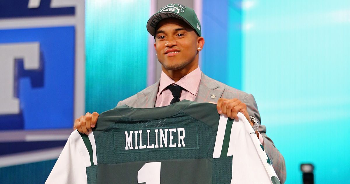 
                <strong>New York Jets: Dee Milliner (Cornerback, 9. Pick 2013)</strong><br>
                Die Karriere des Cornerbacks war bereits 2016 beendet, nachdem Dee Milliner bei den New York Jets mehr als die Hälfte seiner möglichen Starts verletzungsbedingt verpasste. Da auch die Leistungen nie konstant waren, entließen die Jets Milliner letztlich. Er konnte nie wieder Fuß in der NFL fassen.
              