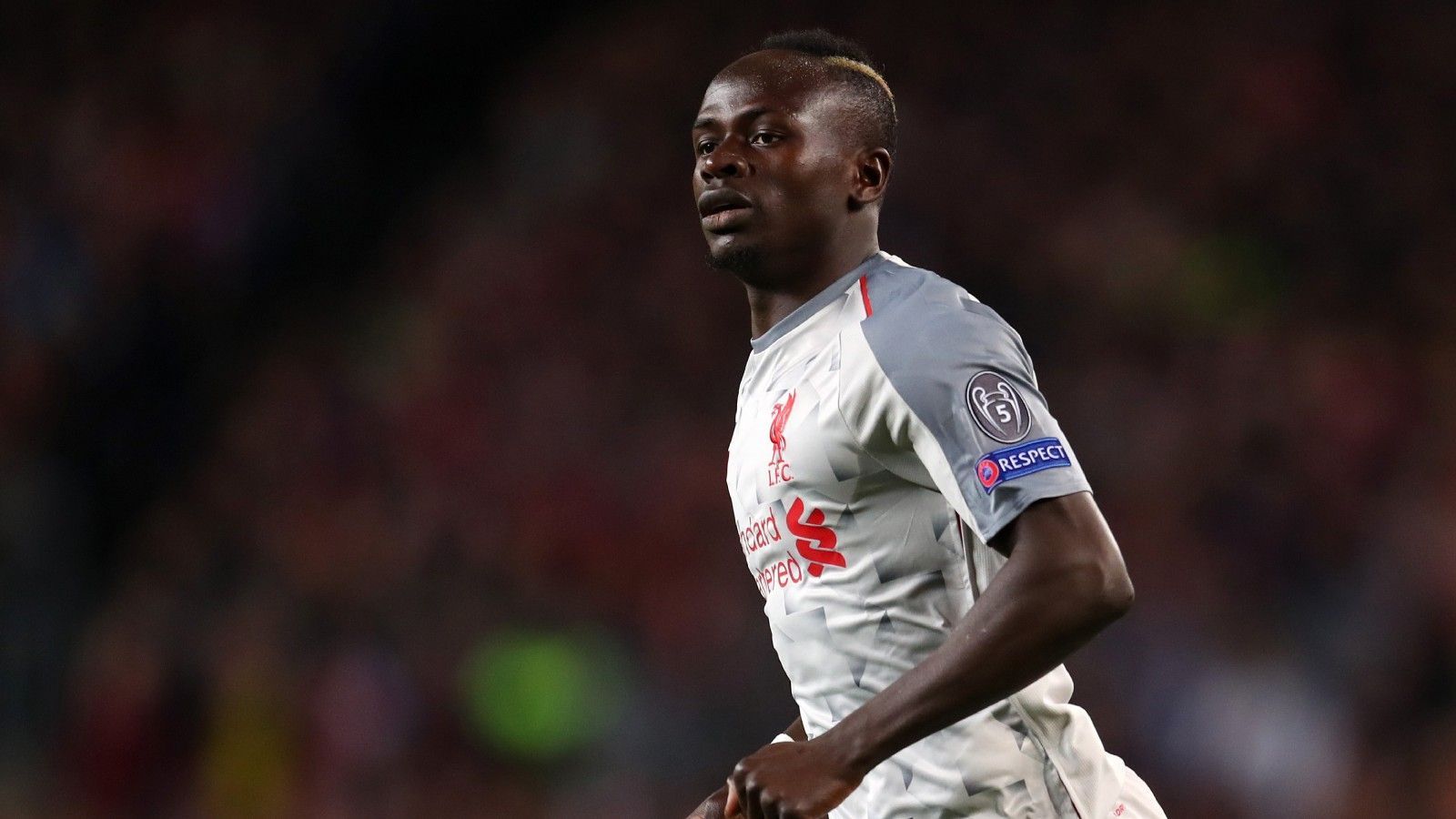 
                <strong>6. Sadio Mane (FC Liverpool)</strong><br>
                Mit 22 Toren wurde Sadio Mane gemeinsam mit Mohamed Salah (Liverpool) und Pierre-Emerick Aubameyang (FC Arsenal) Torschützenkönig der Premier League. Anders als seine Sturmkollegen erzielte er alle Treffer aus dem Spiel heraus. Mit Liverpool gewann er die Champions League. Wettquote: 25/1 (26,0)
              