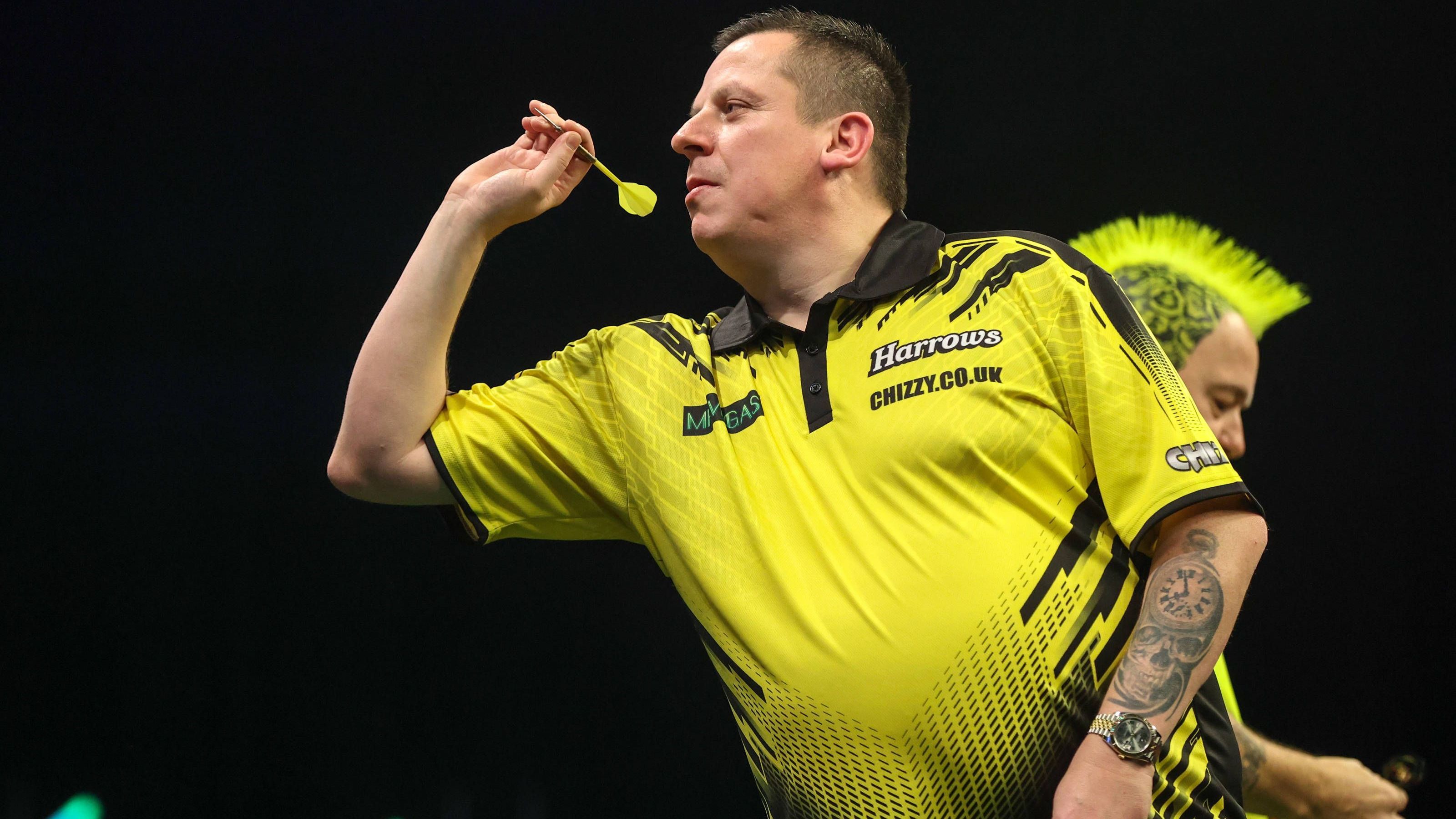 <strong>Dave Chisnall </strong><br>Satte fünf Events konnte "Chizzy" dieses Jahr für sich entscheiden, darunter drei Turniere auf der European Tour. Bemerkenswert: Drei davon gewann er gegen Humphries, den wohl besten Spieler 2023.