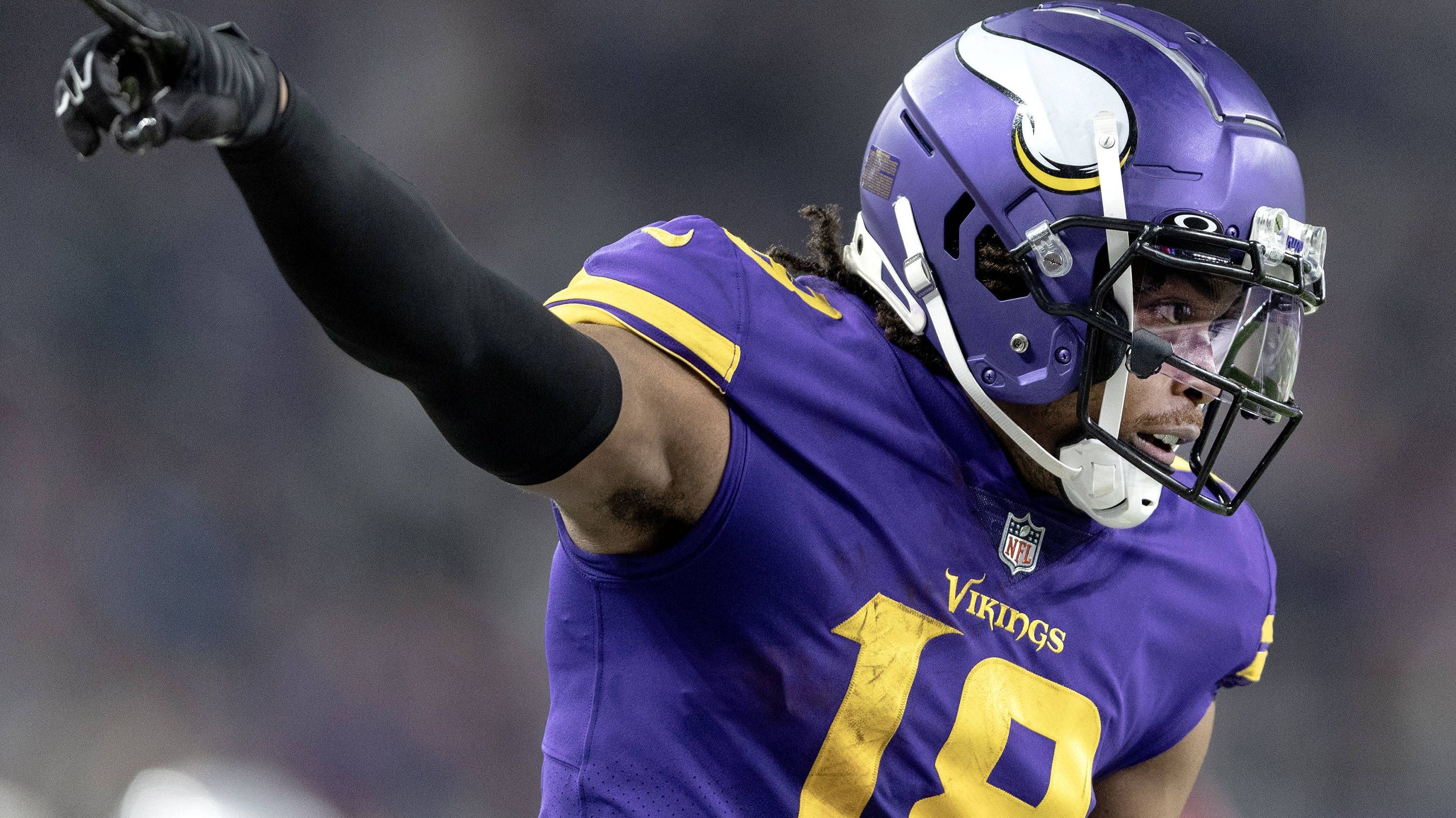 <strong>NFL: Mega-Vertrag von Justin Jefferson im Detail</strong><br>Justin Jefferson räumt ab: Der Wide Receiver der Minnesota Vikings erhält in den kommenden vier Jahren 140 Millionen Dollar, also 35 Millionen Dollar pro Jahr. Doch wie setzt sich der neue Kontrakt bei den Vikings zusammen? <em><strong>ran</strong></em> zeigt die Zahlen (Quelle: ProFootballTalk").