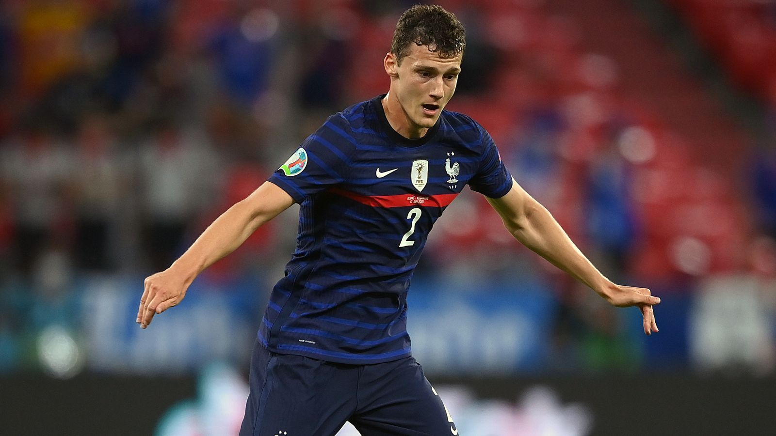 
                <strong>Abwehr: Benjamin Pavard (Frankreich)</strong><br>
                Der französische Weltmeister war bei der Endrunde 2018 eine der positiven Überraschungen, erzielte auf dem Weg zu Titel sogar ein absolutes Traumtor. Von solchen Glanzpunkten war der Bayern-Profi dieses Mal weit entfernt. Benjamin Pavard konnte seinem Team auf der rechten Außenbahn weder defensive Stabilität noch offensive Überraschungsmomente geben.
              