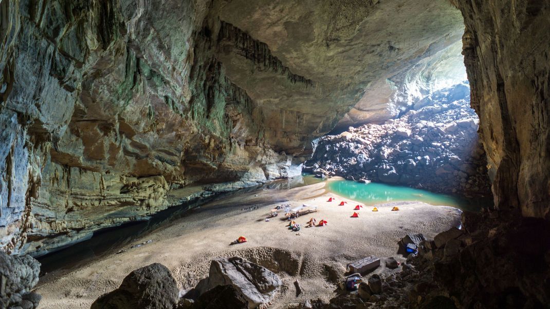 Zeltlager in der Hang En-Höhle