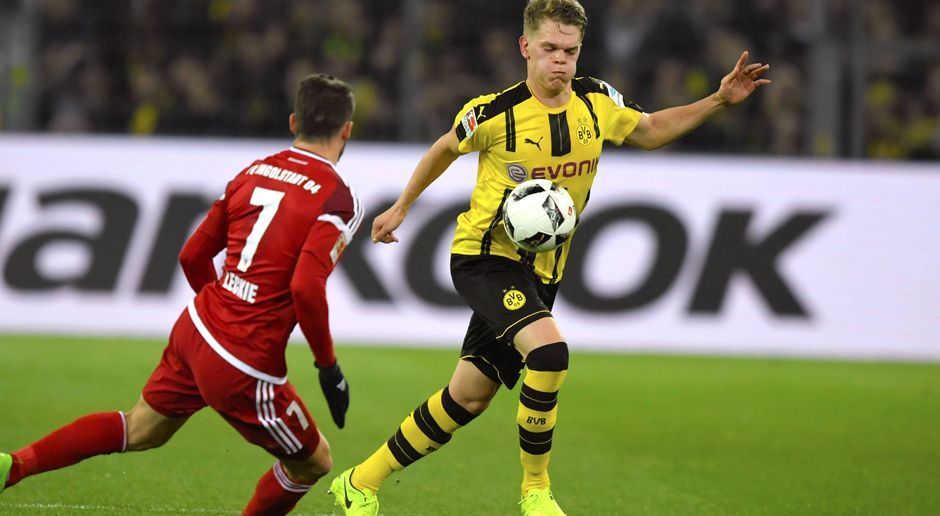 
                <strong>Matthias Ginter</strong><br>
                Matthias Ginter: Als die Ingolstädter merken, dass an Sokratis heute nur schwer vorbeizukommen ist, wird Ginter als Schwachstelle der BVB-Defensive ausgemacht. Der Weltmeister hat das ein oder andere Mal Probleme mit den umtriebigen Lezcano, Leckie und Kittel. Gleich nach der Pause wird's vogelwild: Nach einem Abstoß vom FCI-Tor schießt er Sokratis an, Leckie kann frei aufs Tor zulaufen, semmelt den Ball aber drüber - Riesenglück für Ginter! ran-Note: 4,5
              