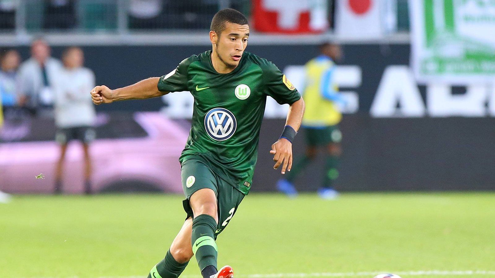 
                <strong>4. Platz: VfL Wolfsburg </strong><br>
                Trikot: 84,95 Euro - Beflockung: 13 Euro - Gesamtpreis: 97,95 Euro
              