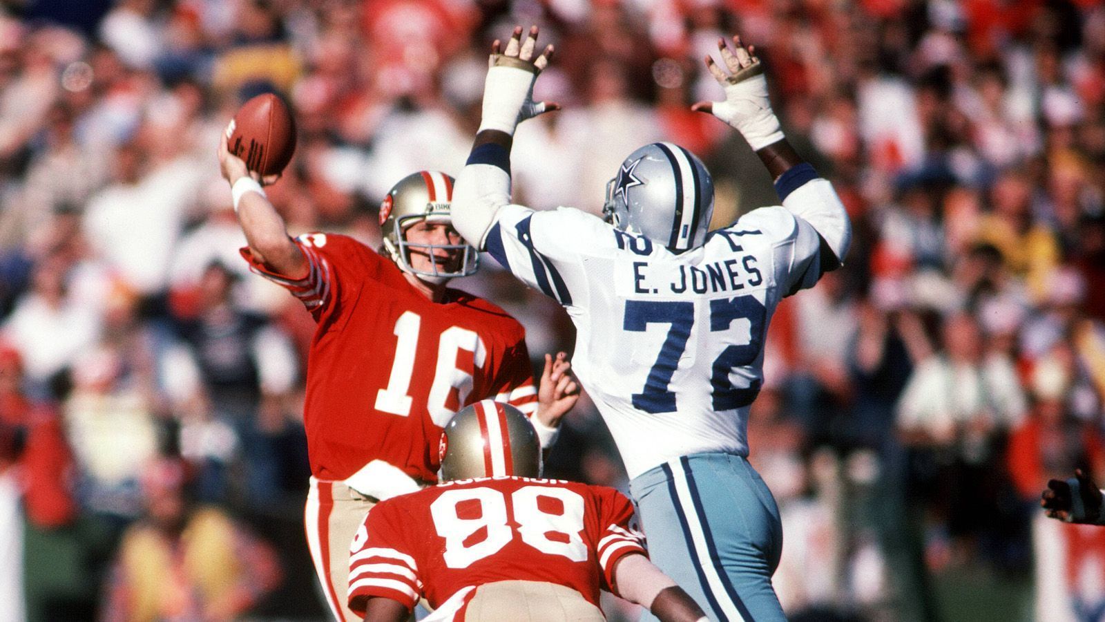 
                <strong>1974: Houston Oilers (heute Tennessee Titans) zu den Dallas Cowboys</strong><br>
                &#x2022; <strong>Erster Pick: </strong>Ed Jones, Defensive End<br>Ed "Too Tall" Jones sollte zu einer Legende der Dallas Cowboys werden. Mit Tody Smith und Bille Parks schickten die Cowboys damals zwei Spieler zu den Houston Oilers (heute Tennessee Titans), um den ersten Pick im Draft zu erhalten. Jones spielte seine gesamte Karriere in Dallas - mit Ausnahme der Saison 1979, als er sich dem professionellen Boxen widmete. Mit dem Klub gewann er Super Bowl XII, wurde in drei Pro Bowls gewählt und kam am Karriereende auf 106 Sacks*, drei Interceptions und 19 Forced Fumbles.*Anm. d. Red: Zahl wurde von den Cowboys genannt,  die NFL führte die Sack-Statistik offiziell erst 1982 ein.
              