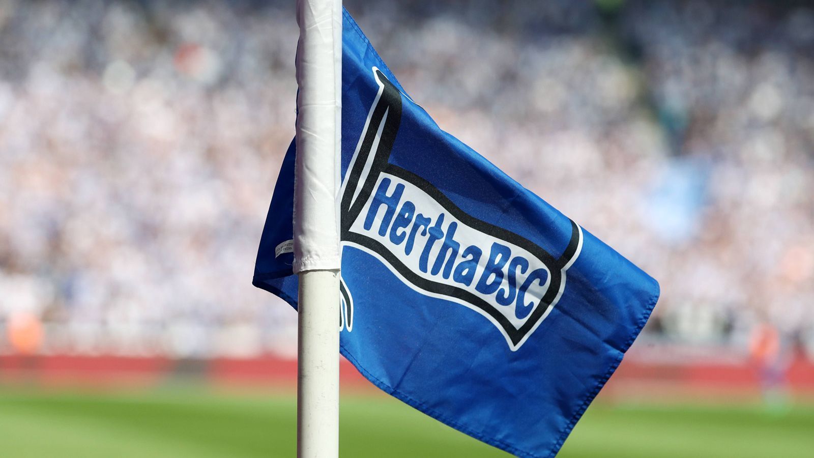 
                <strong>Platz 18: Hertha BSC </strong><br>
                Eigenkapital: -63,0 Millionen EuroVerbindlichkeiten: 78,6 Millionen Euro
              