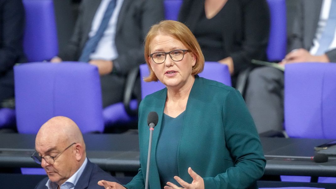 Bundesfamilienministerin Lisa Paus (Bündnis 90/Die Grünen) setzt sich für die Legalisierung von Abtreibungen ein und hofft im Bundestag auf breite Unterstützung.