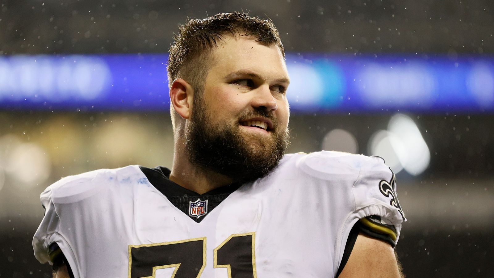 
                <strong>Right Tackle</strong><br>
                Ryan Ramczyk (New Orleans Saints) - 96,00 Millionen Dollar (2021) über 5 Jahre
              