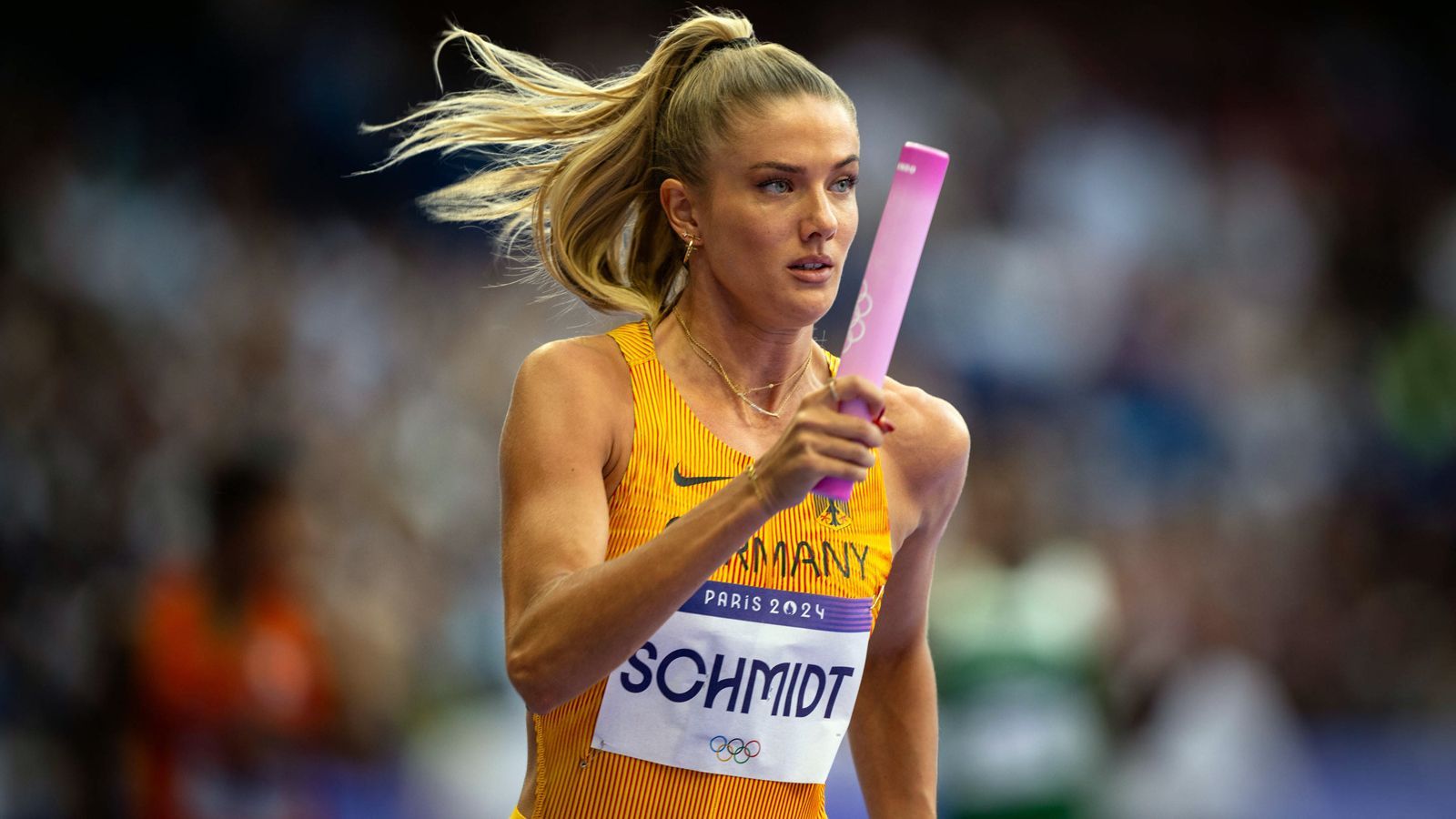 <strong>Alica Schmidt</strong><br>Sportart: Laufen<br>Gehalt: 50.000 Euro pro Monat