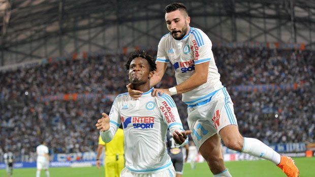 
                <strong>Batshuayi, Alessandrini, N'Koudou (Olympique Marseille)</strong><br>
                Platz 10 - Olympique Marseille: Michy Batshuayi, Romain Alessandrini, Georges-Kevin N'Koudou. Das Trio des französischen Traditionsklubs hat zusammen bereits 25 Treffer erzielt. Batshuayi davon alleine zwölf. Aber: Trotz der guten Torausbeute dieses Dreigestirns ist Marseille in der Tabelle nur auf Rang 11. Auch die PSV Eindhoven hat bislang 25 Treffer durch das Offensiv-Trio Luuk de Jong (14 Tore), Jürgen Locadia (6) und Gaston Pereiro (5) auf dem Konto.
              