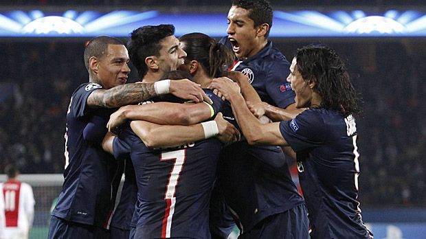 
                <strong>Platz 3: Paris St. Germain mit 56,157 Millionen Euro</strong><br>
                Platz 3: Paris St. Germain mit 56,157 Millionen Euro. Der französische Krösus beißt sich im Viertelfinale die Zähne am FC Barcelona aus, sammelt aber mit vier Siegen und drei Unentschieden allein 4,5 Millionen Euro Leistungsprämie. Obendrauf kommen neben weiteren Prämien noch 35,657 Millionen aus dem Marktpool.
              