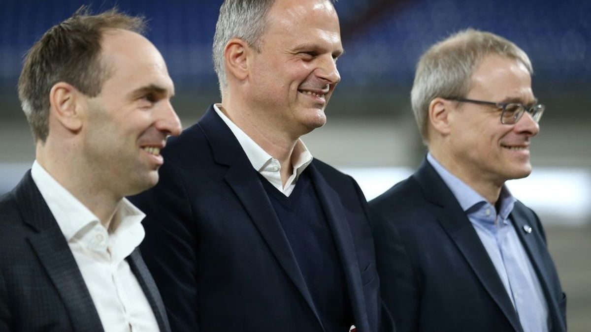Jobst (l.) sieht S04 wirtschaftlich nicht gefährdet