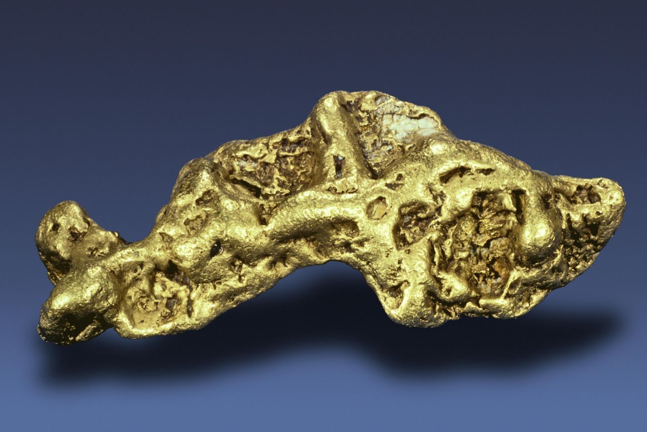 Gold gibt die Erde nur sehr sparsam raus. Es findet sich als "Flußseife" in Bächen und fein verteilt in Gesteinen. 