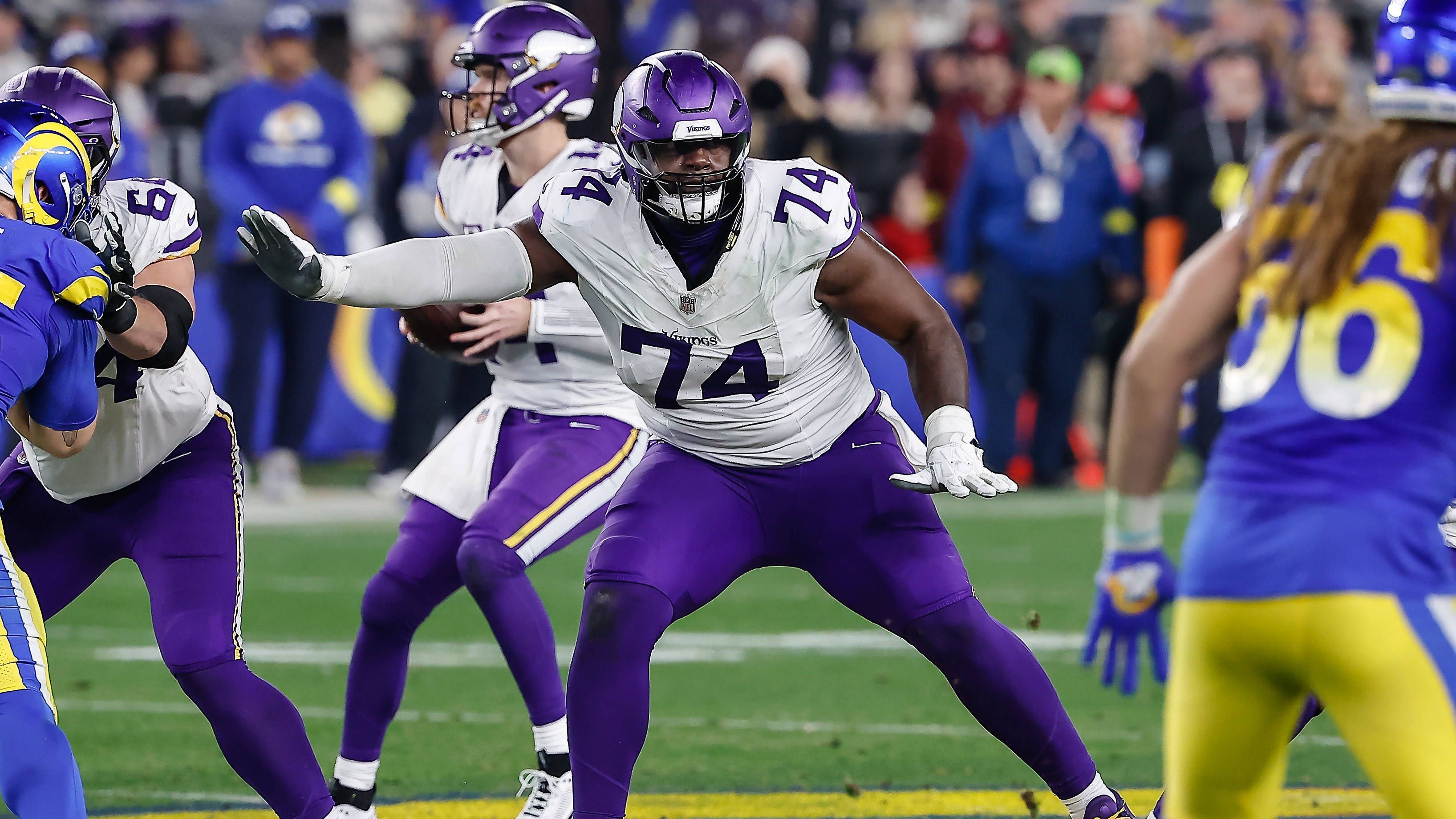 <strong>Offensive Tackle: Cam Robinson</strong><br>Der 29-Jährige Left Tackle spielte eine ordentliche Saison bei den Vikings, nachdem sich Minnesota den Routinier per Trade von den Jaguars inmitten der Spielzeit angelte. Besonders als Pass Blocker überzeugte er. Nur wenige Tackles auf dem aktuellen Markt bringen vielversprechende Starter-Qualitäten mit, Robinson dürfte deshalb für viele Teams interessant sein.