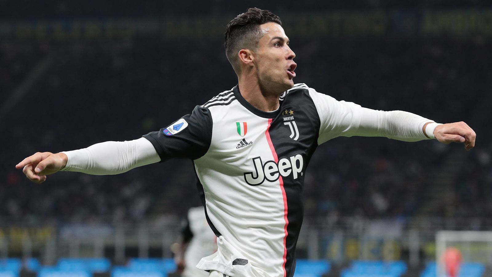 
                <strong>Top-Influencer Ronaldo</strong><br>
                Der Kicker, dem weltweit am meisten Geld pro Instagram-Post winkt, ist übrigens - wenig überraschend - Cristiano Ronaldo. Der Angreifer von Juventus Turin und Top-Influencer (fast 206 Millionen Follower) kann pro Beitrag über 887.000 Euro scheffeln.
              