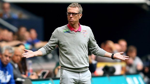 
                <strong>Peter Stöger (1. FC Köln)</strong><br>
                Peter Stöger: Über ein Jahreseinkommen von rund 800.000 Euro darf sich angeblich Kölns Trainer freuen. Der Österreicher führte die Domstädter im vergangenen Jahr zurück in die Bundesliga und hat seitdem wohl auch eine Nichtabstiegsprämie von rund 200.000 Euro mit im Vertrag.
              