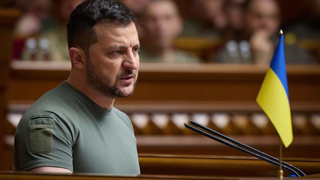 Wolodymyr Selenskyj, Präsident der Ukraine, spricht mit EU und NATO.