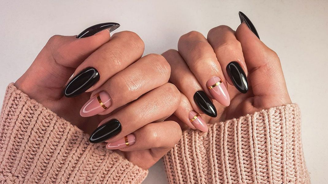 Stiletto vs. Mountain Peak Nagelform – mit einer leicht abgerundeten Nagelspitze sind die Mountain Peak Nails eine beliebte Alternative für alle, die es nicht ganz so "spitz" mögen.