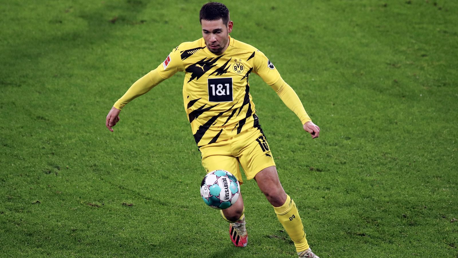 
                <strong>Mittelfeld: Raphael Guerreiro (Borussia Dortmund)</strong><br>
                Gesamtstärke in FIFA 21: 84 - Alter: 27 Jahre - Nationalität: Portugal
              