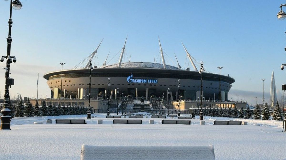 Die UEFA hält an St. Petersburg als Finalort fest