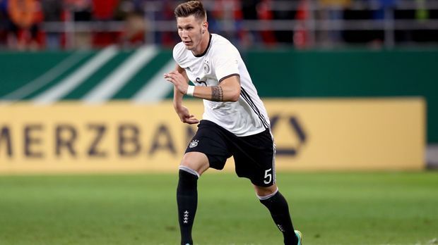 
                <strong>Abwehr - Niklas Süle (1899 Hoffenheim)</strong><br>
                Länderspiele: 1Tore: - 
              