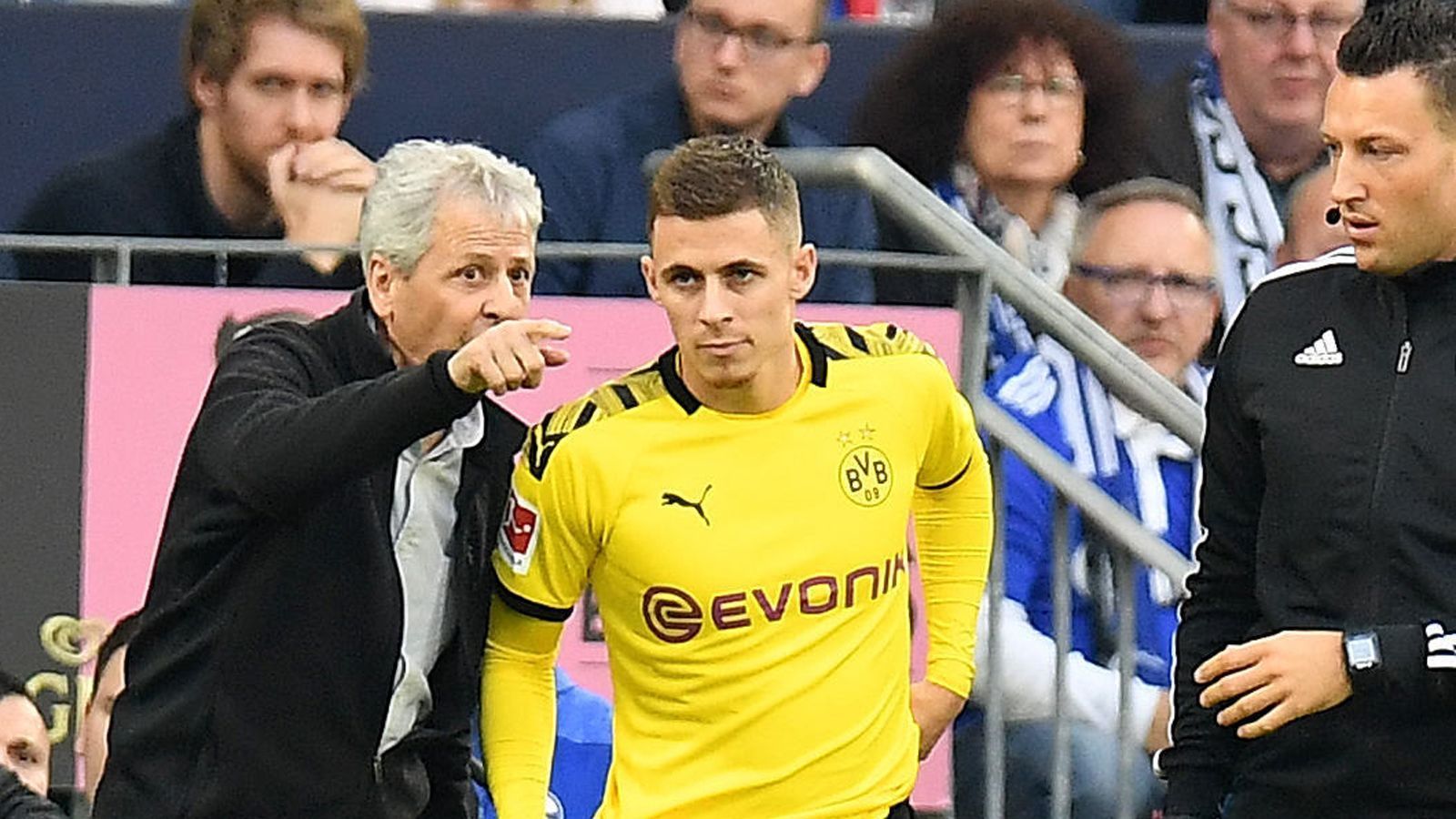 
                <strong>Thorgan Hazard (Borussia Dortmund)</strong><br>
                Er kommt inb der 57. Minute für Götze ins Spiel. Sorgt mit einem Handspiel im Strafraum zwei Minuten später für Diskussionen, der Pfiff erfolgt allerdings nicht. Auffälligere Aktionen hat Hazard nicht. ran.de-Note: 4
              