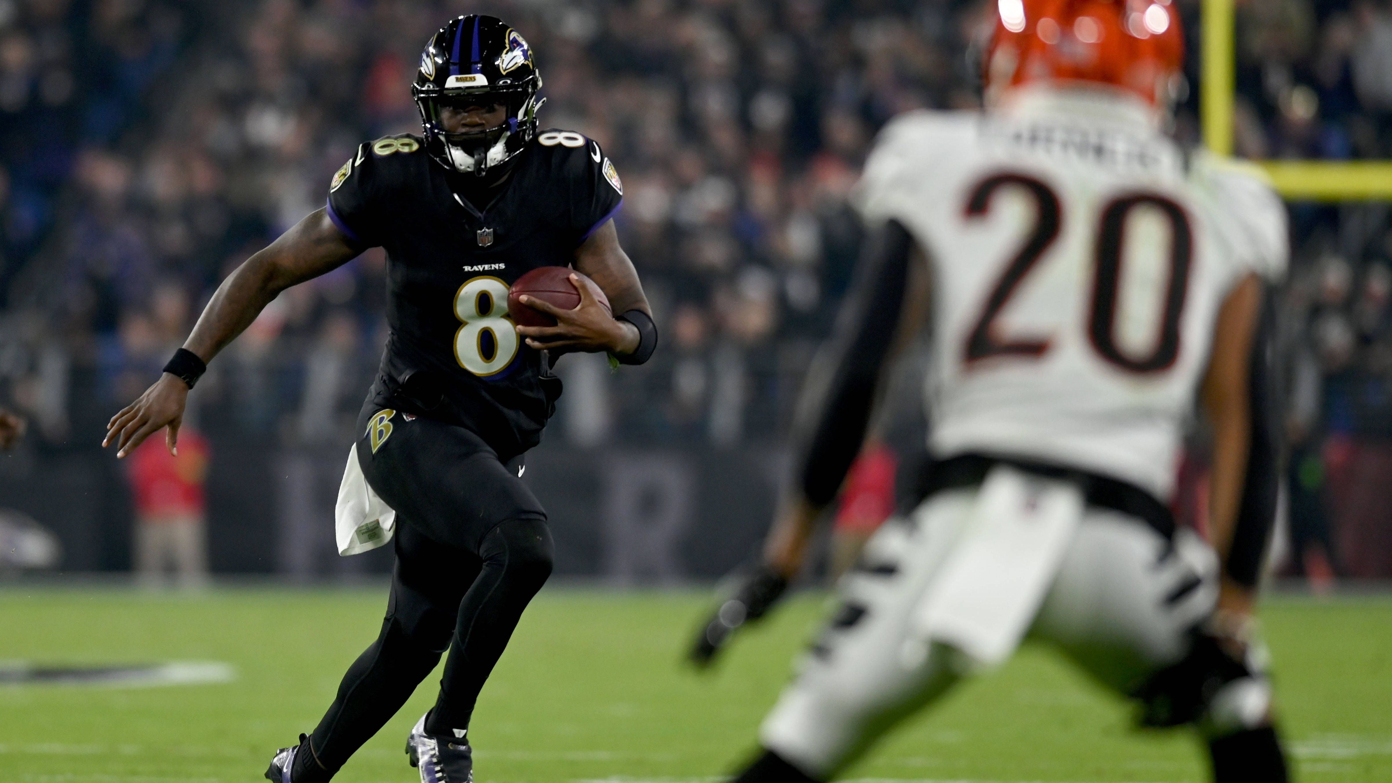 <strong>Platz 2: Lamar Jackson<br></strong>Rushing Yards: 5.661<br>In der NFL aktiv: 2018 - heute<br>Teams: Baltimore Ravens