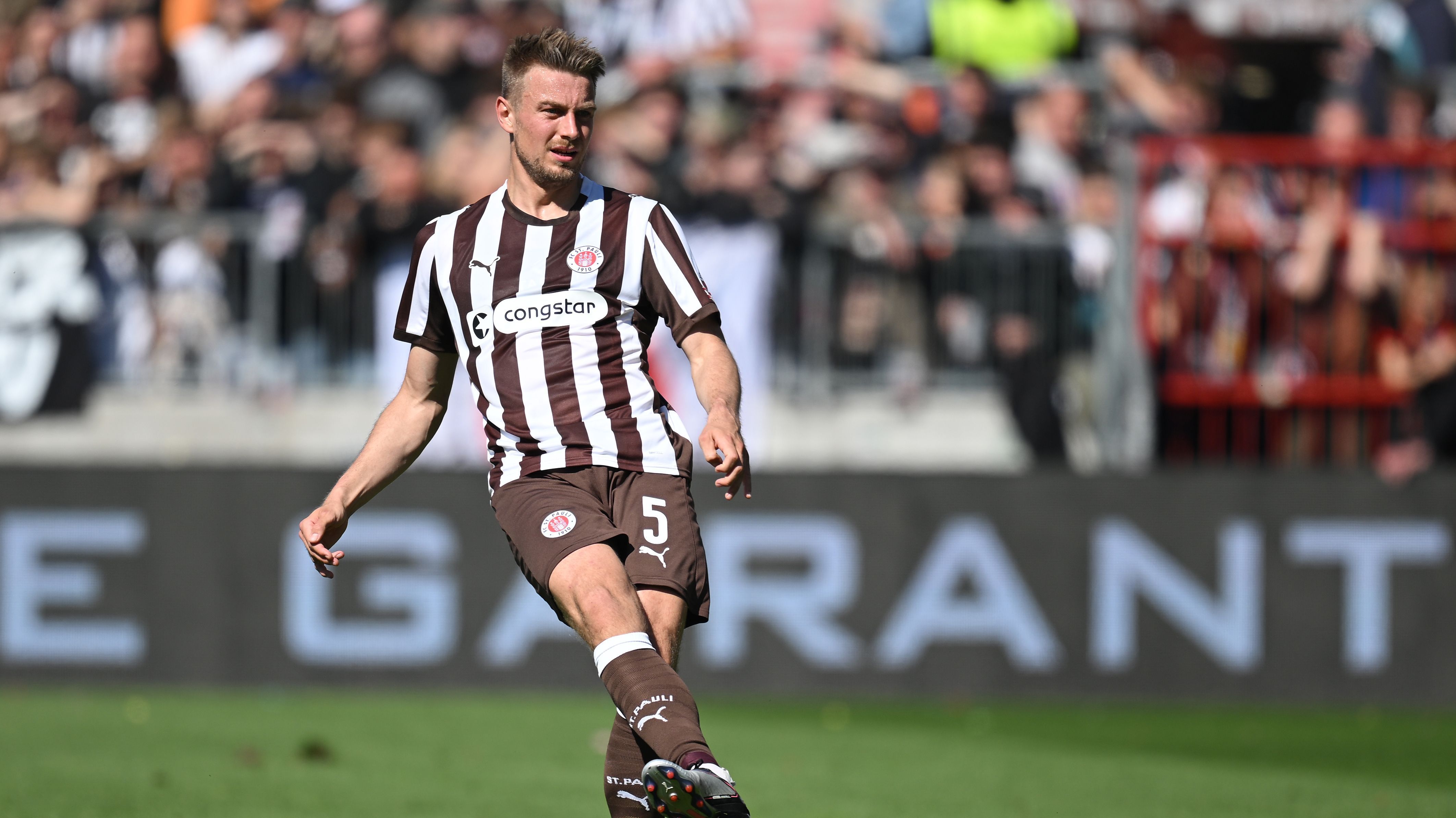 <strong>FC St. Pauli</strong><br>- Trikotsponsor: Congstar<br>- Einnahmen: 1,8 Millionen Euro jährlich