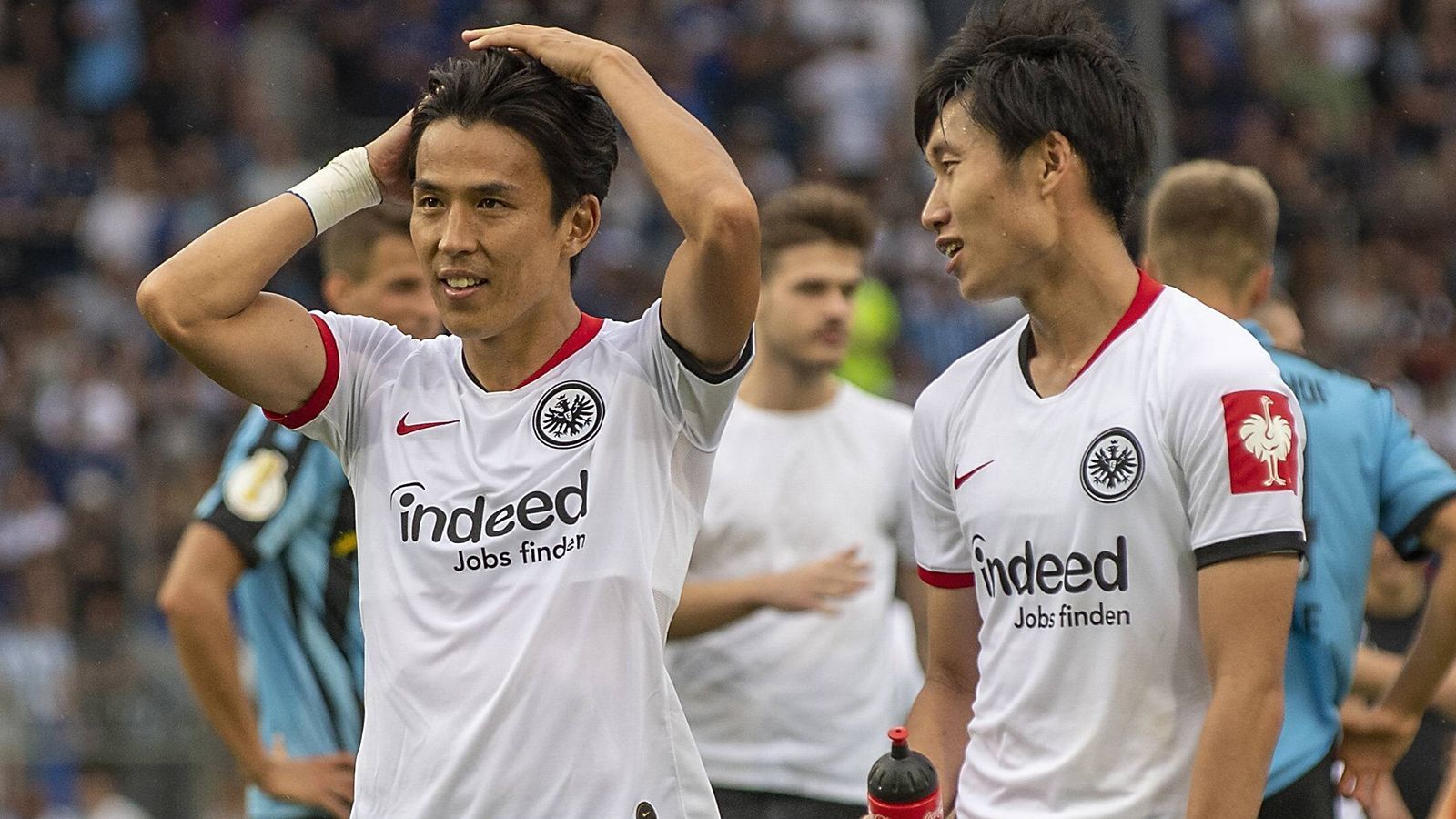 
                <strong>Platz 9: Eintracht Frankfurt</strong><br>
                Vier Pflichtspiele, vier Siege: Durch die Europa-League-Quali ist die Eintracht bereits im Rhythmus. Groß gefordert wurde sie nicht, tat sich aber teilweise schwer, vor allem im Pokal in Mannheim. Es gibt noch viel zu tun, die Hessen sind aber auf einem guten Weg. ran-Formbarometer: 65 Prozent.
              