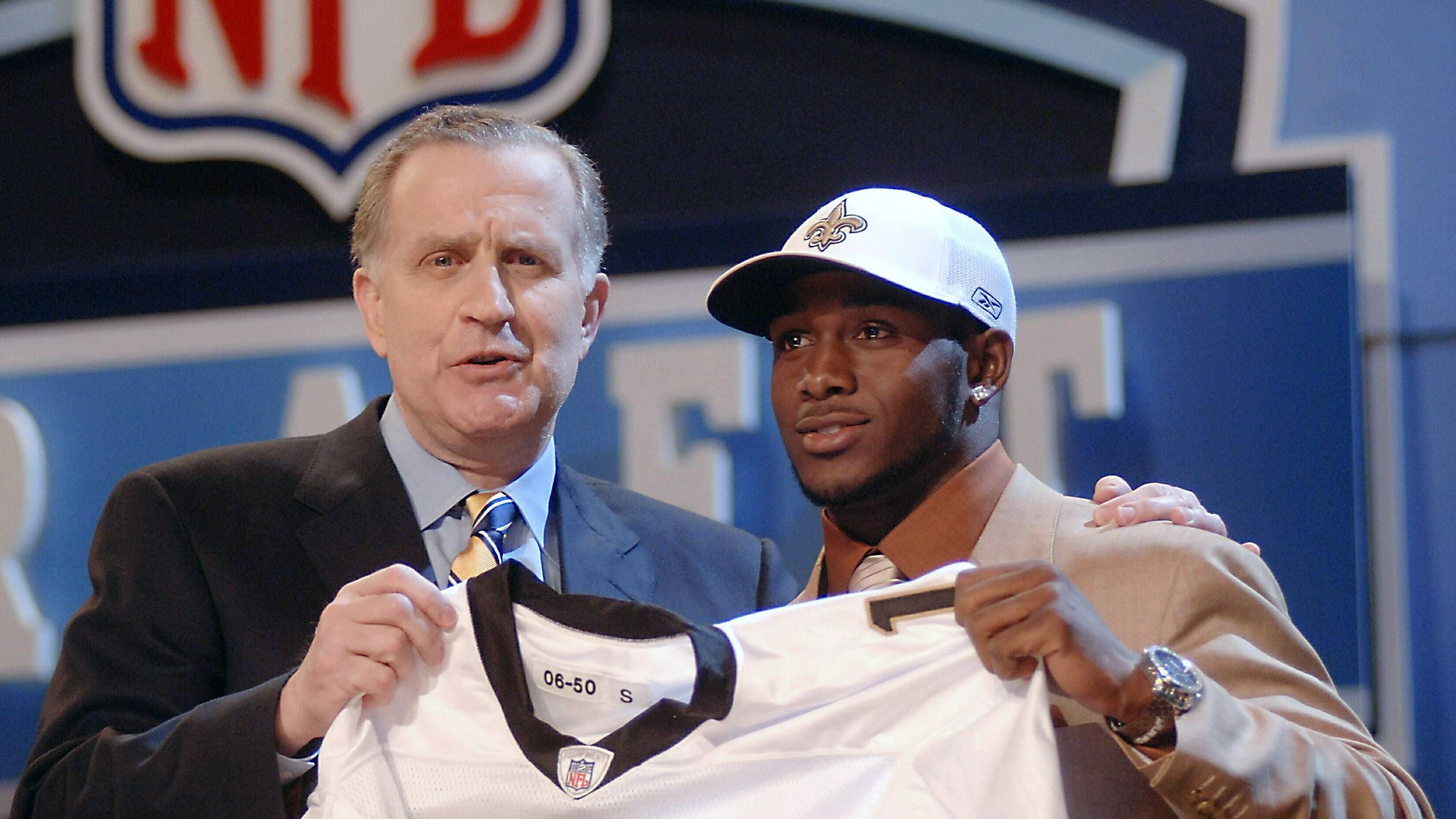 <strong>13. Reggie Bush, RB, 2006 (New Orleans Saints) - Nr. 2 Overall</strong><br>Obwohl Bush eine produktive Karriere hatte, erfüllte er nie die hohen Erwartungen, die mit einem Nr. 2 Pick einhergehen.