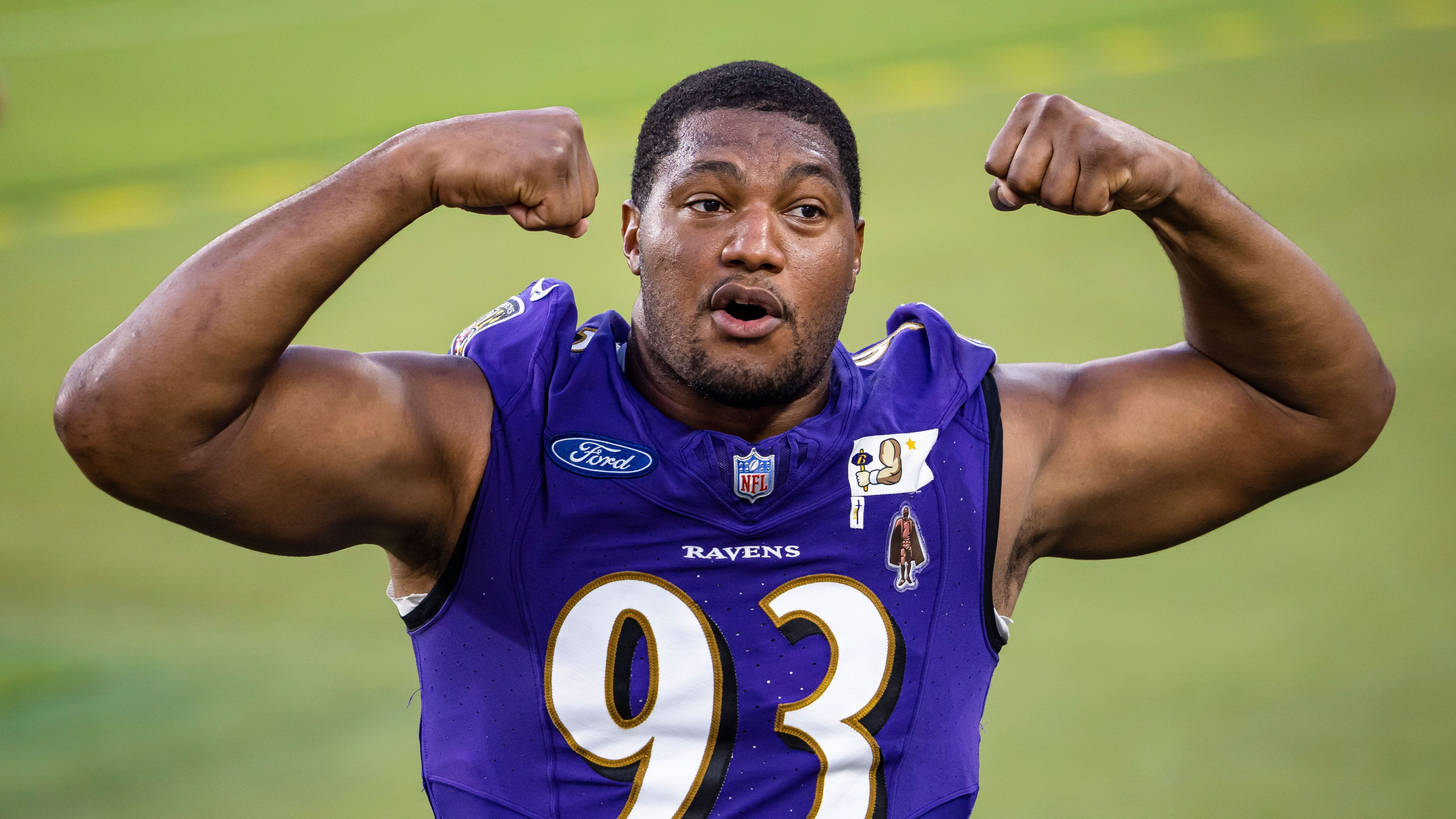 
                <strong>Platz 7: Calais Campbell (Baltimore Ravens)</strong><br>
                Spielstärke: 90
              