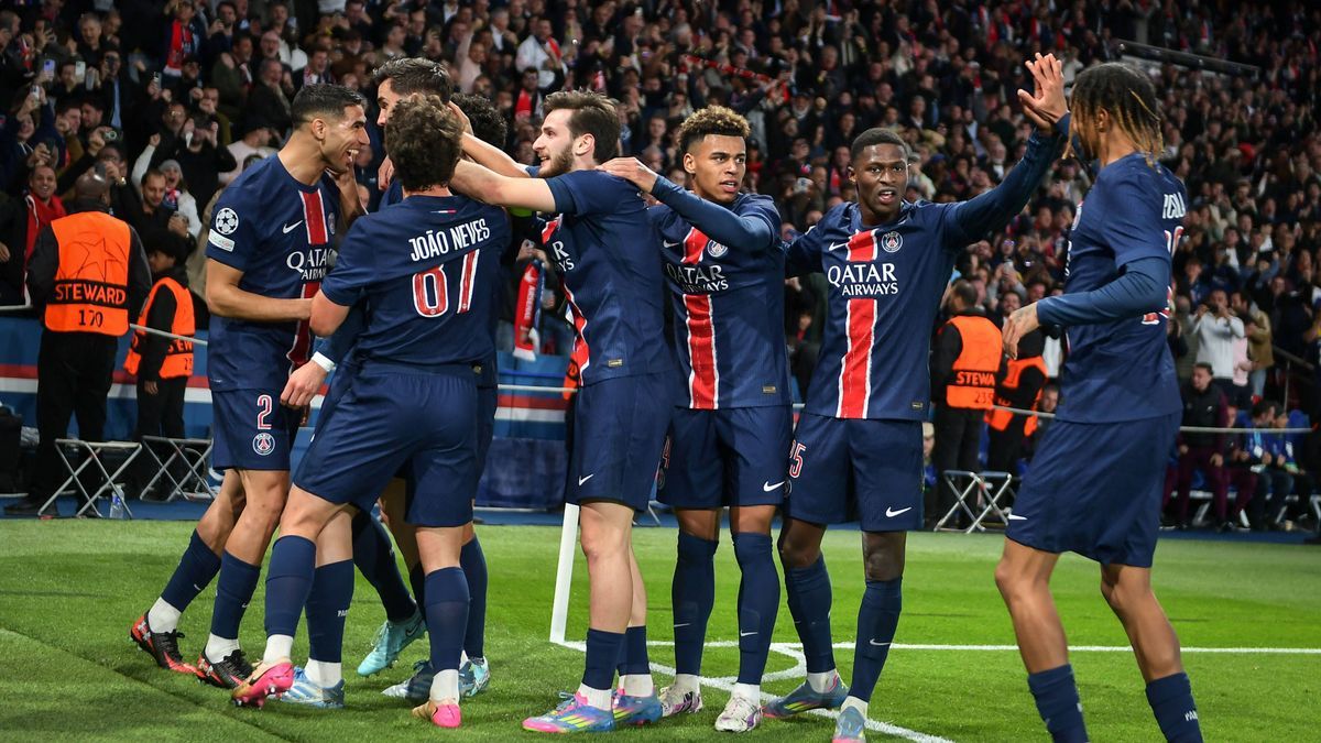 Champions League PSG vs Arsenal FC - FA Paris Saint-Germain’s midfielder Fabian Ruiz celebrates with teammates after scoring a goal during the UEFA Champions League football match between Paris Sai...