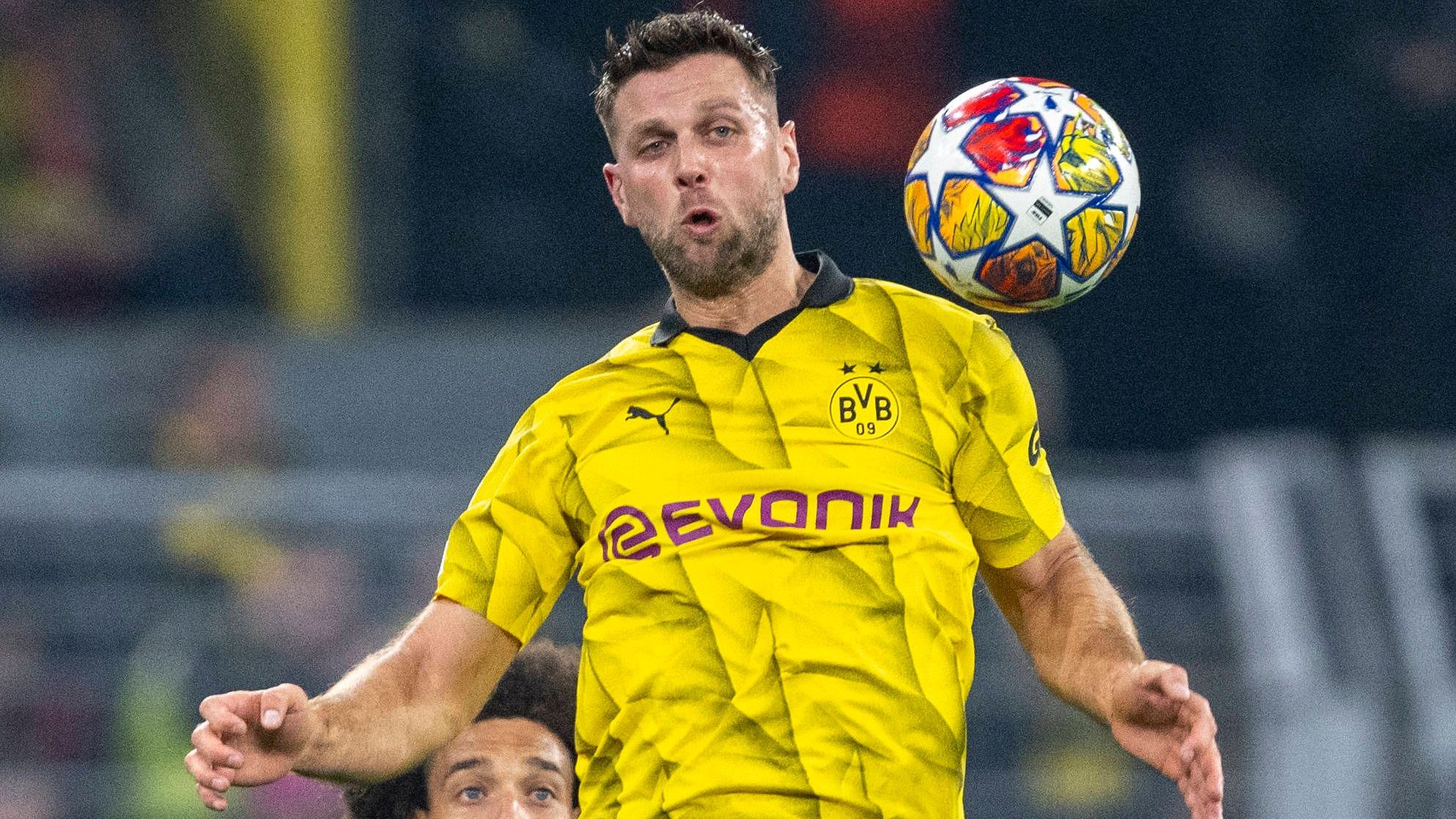 <strong>Niclas Füllkrug (Borussia Dortmund)</strong><br>Zuletzt nicht in Form und auch gegen Atletico zunächst mit wenigen Szenen. Verlangsamt Konter hin und wieder sogar, wirkt verunsichert. Ist deshalb auch kaum ein Faktor. Bis zu seinem sehenswerten Kopfballtreffer zum 3:2. Echte Knipser-Manier. Verpasst dafür später das 5:2 aus guter Position. <strong>ran-Note: 3</strong>