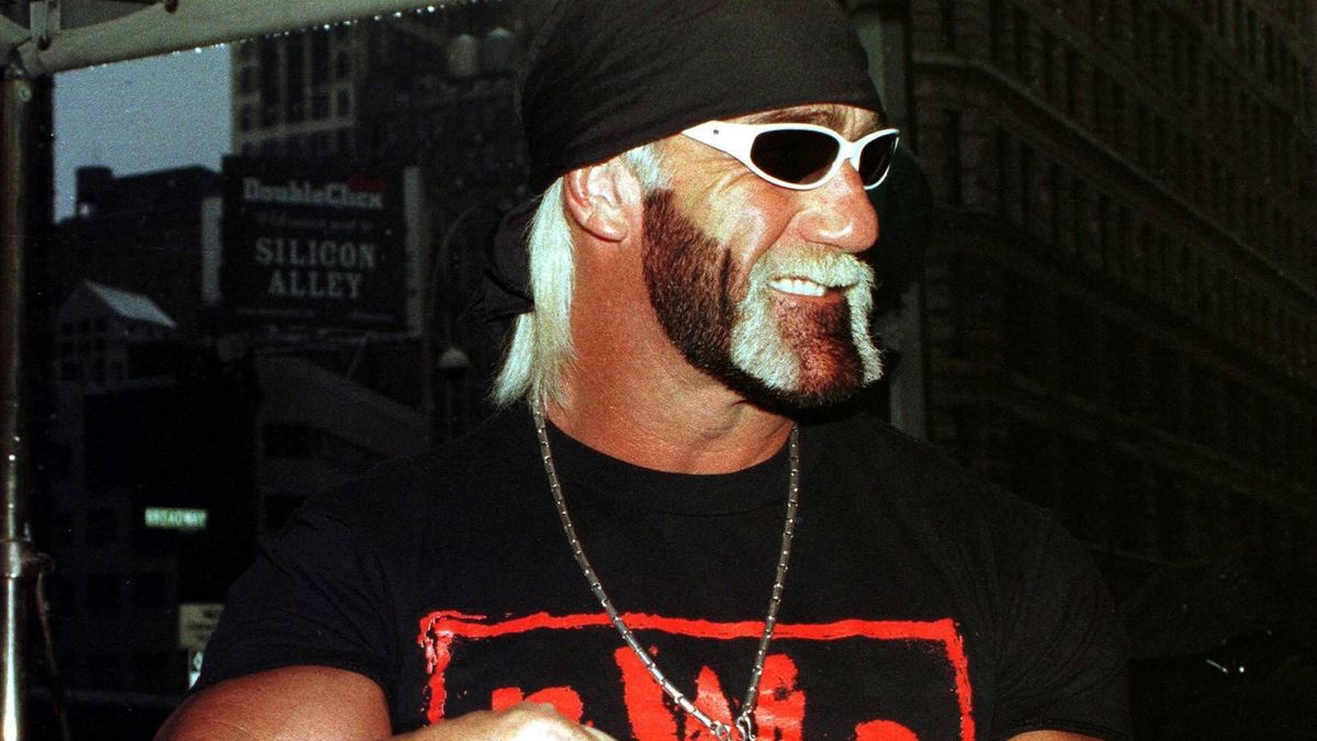 Hulk Hogan (USA) in seinem NWO Outfit - PUBLICATIONxINxGERxSUIxAUTxHUNxONLY (NYP99020812) Wrestling Herren WCW 1999, Catchen, Wrestler, Catcher, NWO, New World Order Einzelbild New York, NY, N Y Wr...