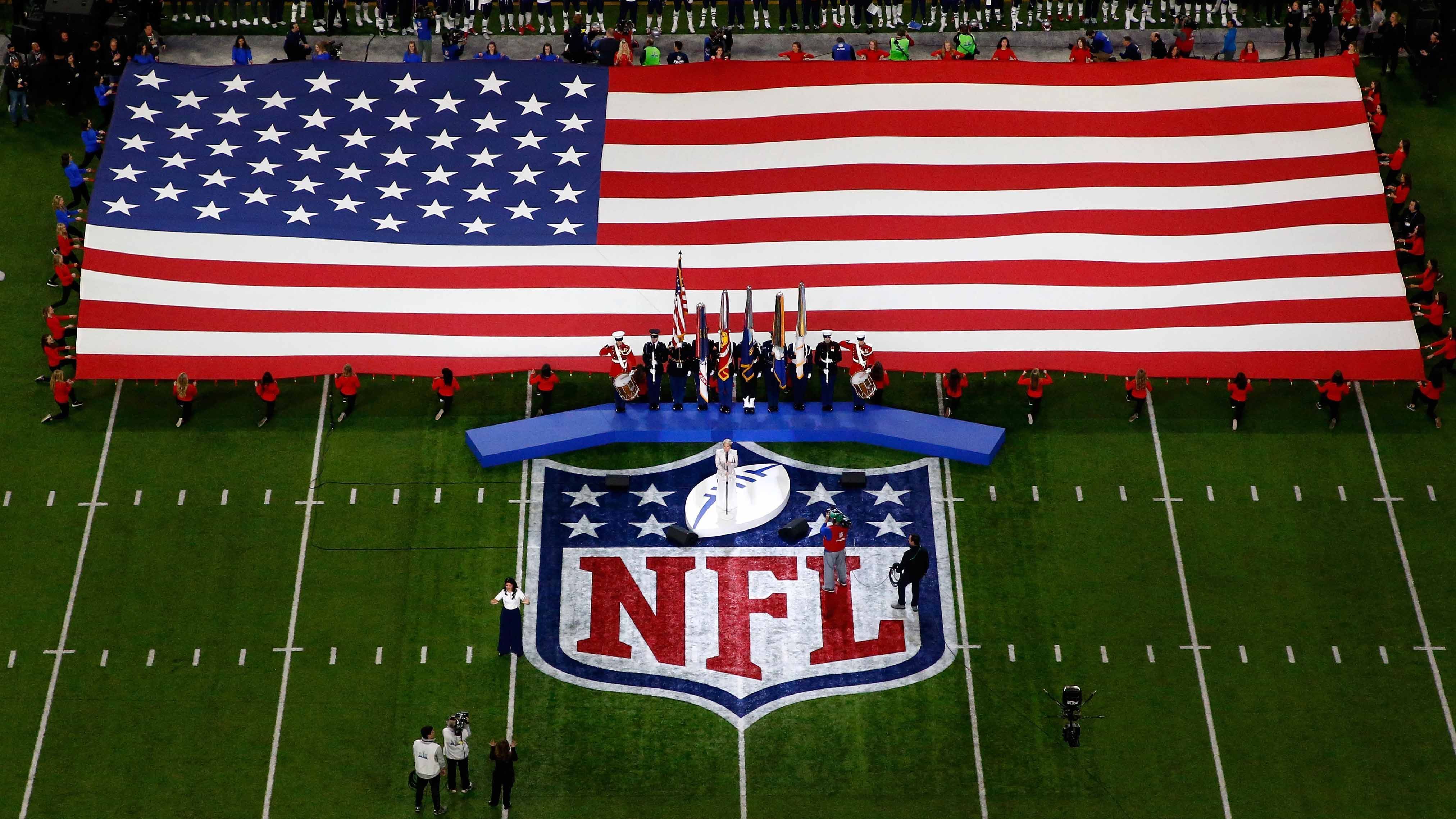 
                <strong>NFL: Die wichtigsten Fragen und Antworten zu Corona und der Saison 2020</strong><br>
                Die ganze Welt blickt im Moment nach Deutschland. Die Bundesliga ist die erste große Sportliga der Welt, die während der Coronakrise den Spielbetrieb wieder aufgenommen hat. Die NFL möchte momentan die Saison 2020 wie geplant beginnen. ran.de beantwortet die Fragen, wie die kommende Spielzeit nach derzeitigem Stand aussehen soll.
              