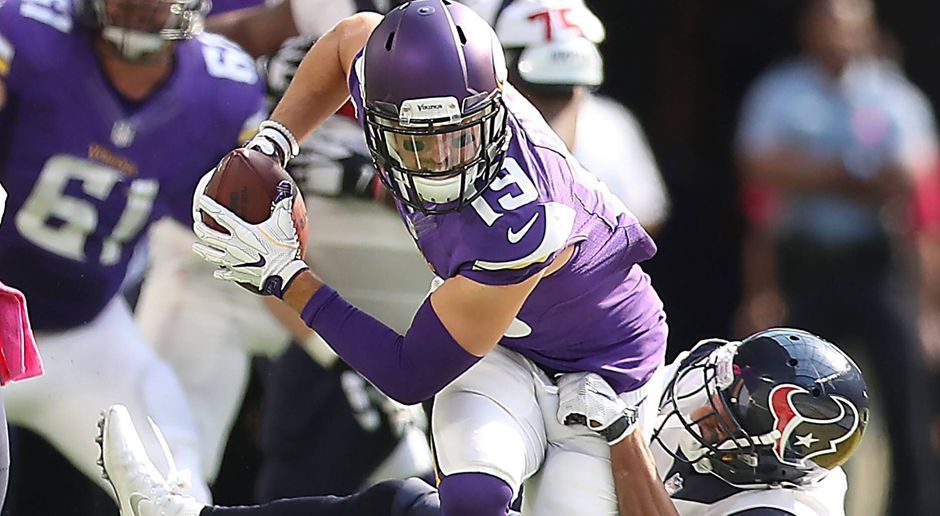 
                <strong>Adam Thielen</strong><br>
                Gewinner: Adam Thielen (Minnesota Vikings): Trotz der Verletzungen von Quarterback Teddy Bridgewater, Star-Running-Back Adrian Peterson und den Starting-Offensive-Linemen Matt Kalil und Andre Smith, weisen die Vikings eine Bilanz von 5-0 aus. Stellvertretend dafür steht Adam Thielen, der nach einem Jahr Practice Squad und zwei Jahren, in denen er überwiegend im Special Team zum Einsatz kam, endlich als Wide Receiver durchstarten darf. Am Wochenende gelangen ihm 127 Receiving-Yards und ein Touchdown beim deutlichen Erfolg gegen die Houston Texans.
              