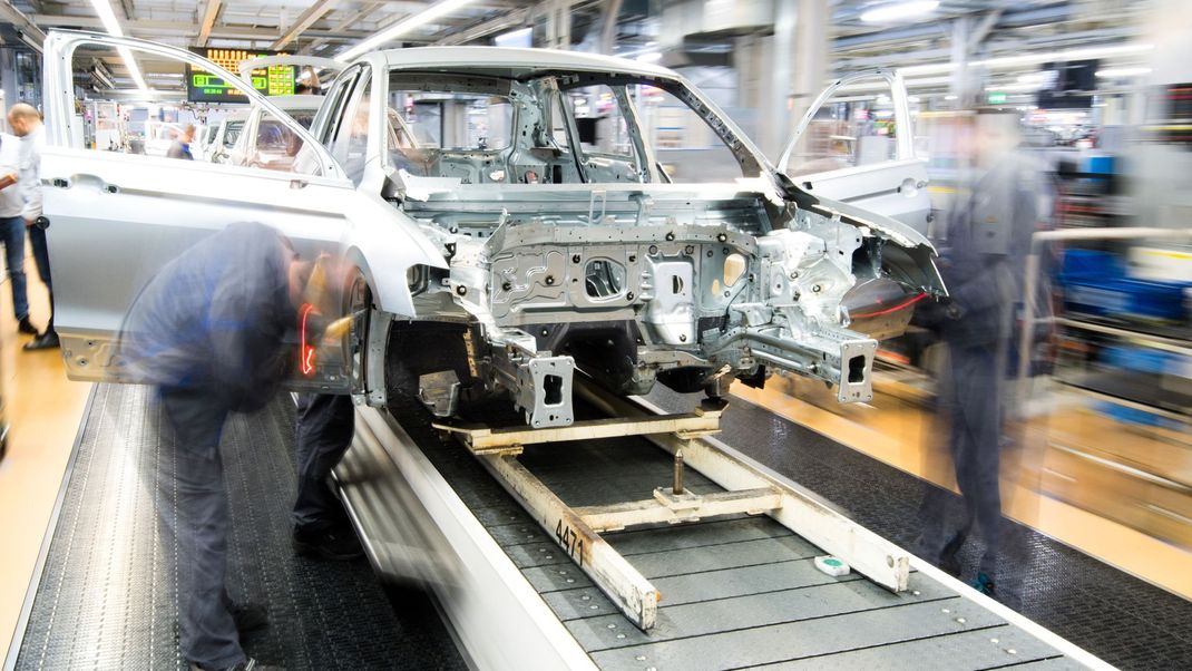 In der deutschen Industrie stehen viele Jobs auf dem Prüfstand – die Arbeitslosigkeit steigt.